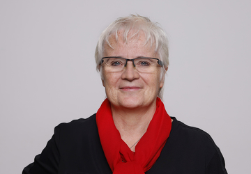 Frau Petra Krüger